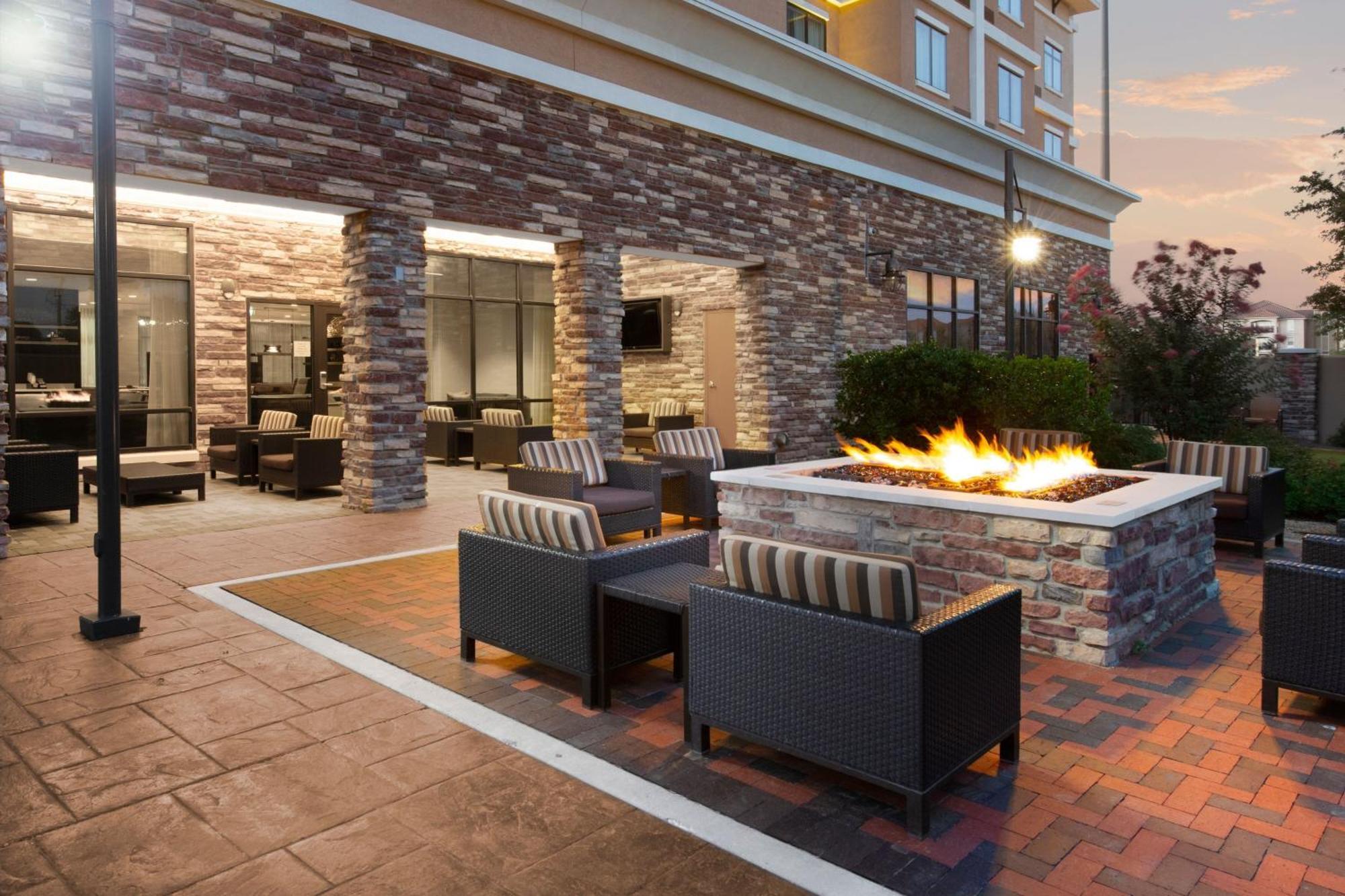 Courtyard By Marriott Lubbock Downtown/University Area Exterior foto