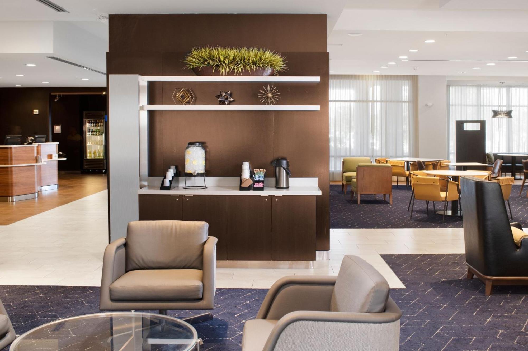 Courtyard By Marriott Lubbock Downtown/University Area Exterior foto